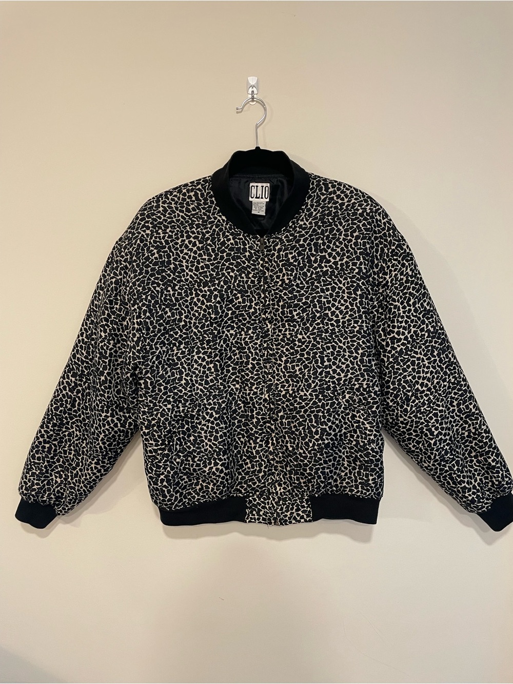 VTG Clio 100% Silk Quilted Bomber Jacket M Black White Animal Print Puffer